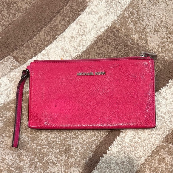 Michael Kors Pink Large Leather Wristlet - Picture 1 of 8